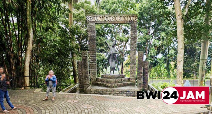 5_patung_gandrung_di_bwi_yg_ikonik_desa_gumitir.jpg