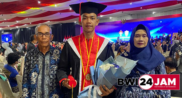 Haru_dan_Bangga,_Pasangan_Buruh_Tani_Banyuwangi_Saksikan_Anak_Tercinta_Dilantik_Jadi_Abdi_Negara.jpg