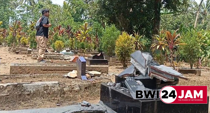 Puluhan_Nisan_Makam_TPU_Tapaklembu_Banyuwangi_2024.jpg