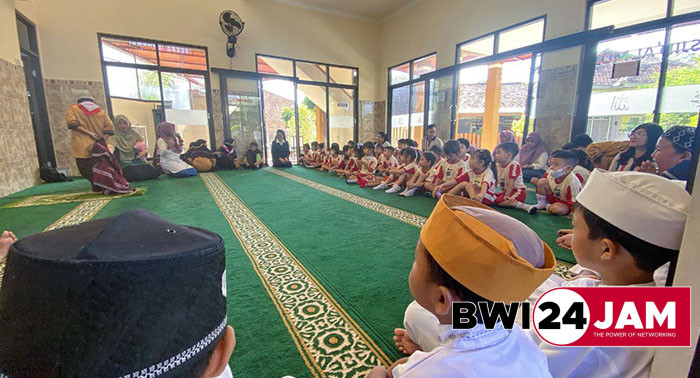 anak_anak_tk_katolik_santa_maria_berkunjung_ke_masjid.jpg