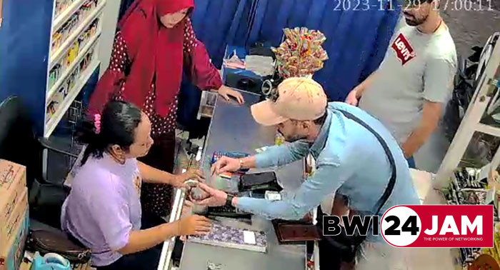 bule_curi_uang_di_cluring_banyuwangi.jpg