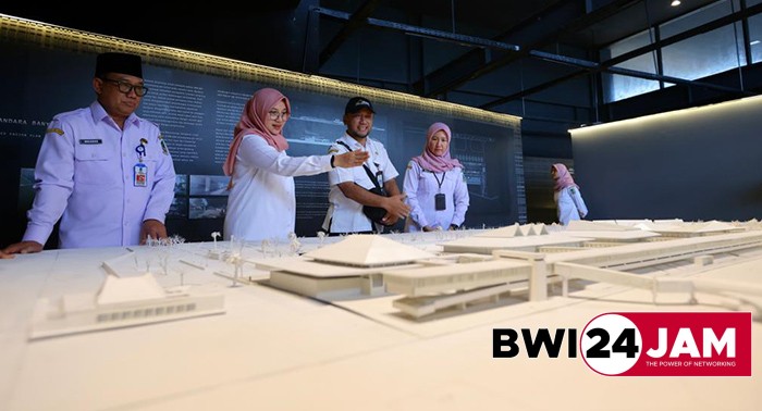 bupati_bwi_ipuk_ke_pameran_arsitektur.jpg