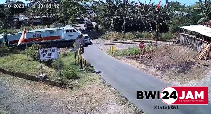 cctv_mobil_tertemper_kereta_api_di_klatak_bwi.jpg