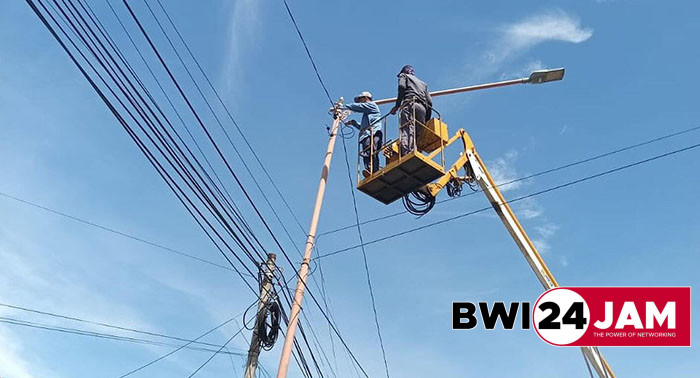 dinas_pu_ckpp_banyuwangi_perbaiki_lampu_jalan.jpg