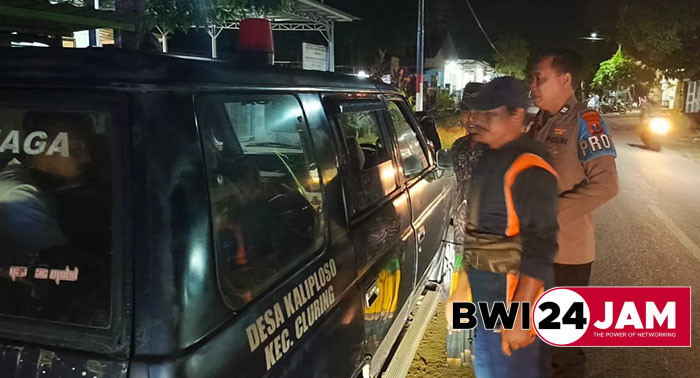 jenazah_korban_saat_dievakuasi_dengan_ambulans.jpg