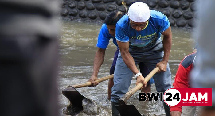 kadis_pu_pengairan_bwi_guntur_priambodo.jpg