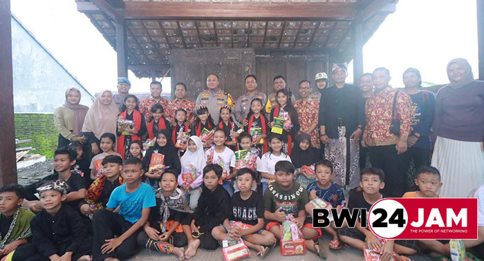 kapolresta_bwi_bagi_bagi_buku.jpg