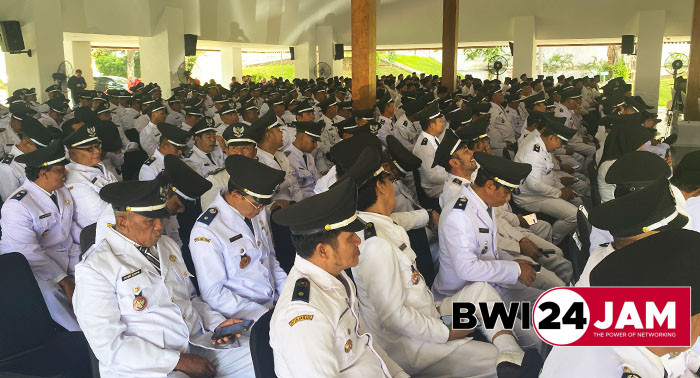 kepala_desa_di_banyuwangi_hadiri_penyerahan_SK_oleh_bupati_2024.jpg