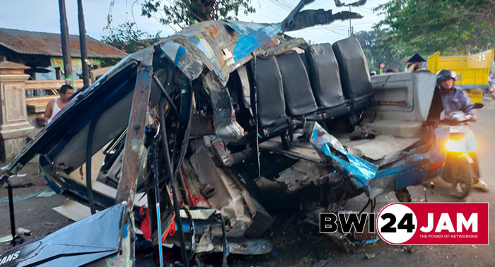 kondisi_mobil_elf_laka_di_bwi2024.jpg