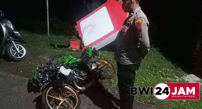 laka_lantas_tabrak_gapura_desa_di_bwi2024.jpg