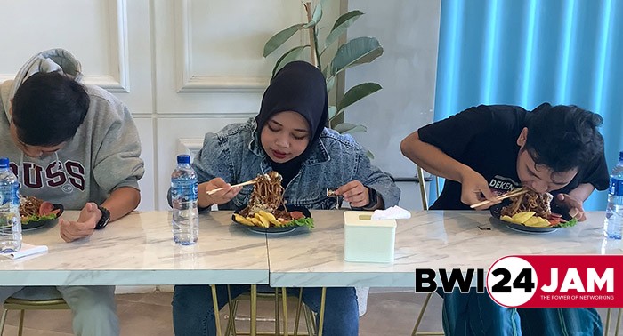 lomba_makan_mie_pedas_bwi.jpg