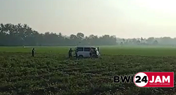 mobil_nyasar_di_kebun_timun_bwi2024.jpg