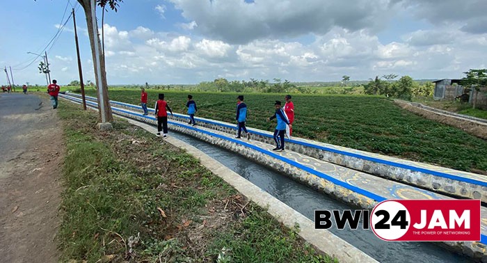 pelajar_sd_mi_di_banyuwangi_rawat_aliran_sungai.jpg