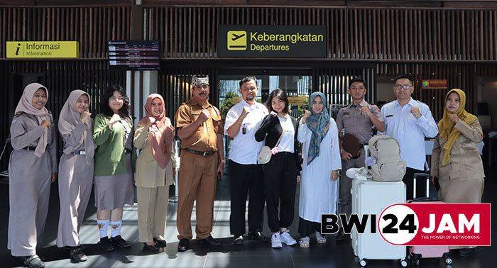 pelajar_sman_1_giri_banyuwangi_azwa_di_bandara_bwi2024.jpg