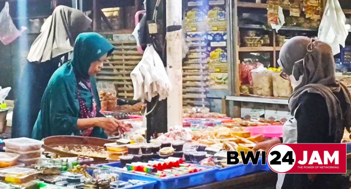 penjual_jajanan_di_pasar_gtg_banyuwangi2025.jpg