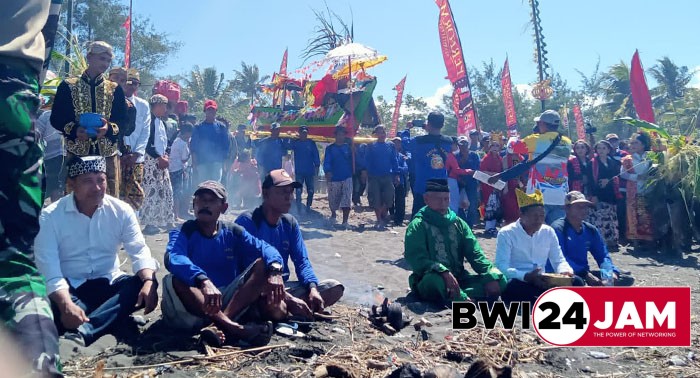 petik_laut_lampon_di_bulan_suro.jpg