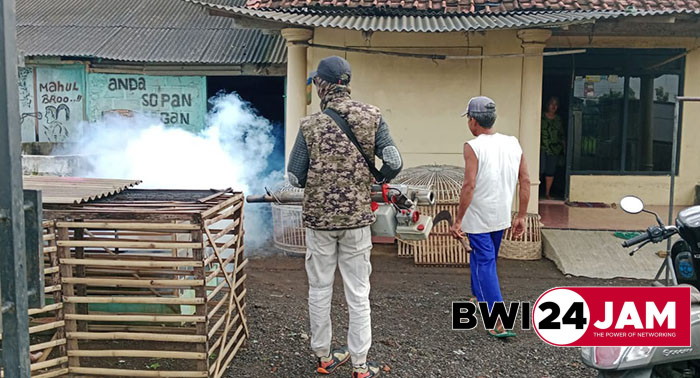 petugas_fogging_nyamuk_bwi2025.jpg