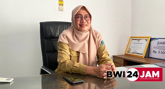 plt_kepala_dlh_bwi2024_dwi_handayani.jpg