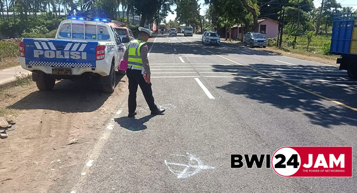 polisi_banyuwangi_lakukan_olah_tkp_laka_lantas.jpg