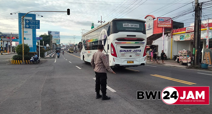 polisi_berjaga_di_pelabuhan_ketapang_bwi2025.jpg