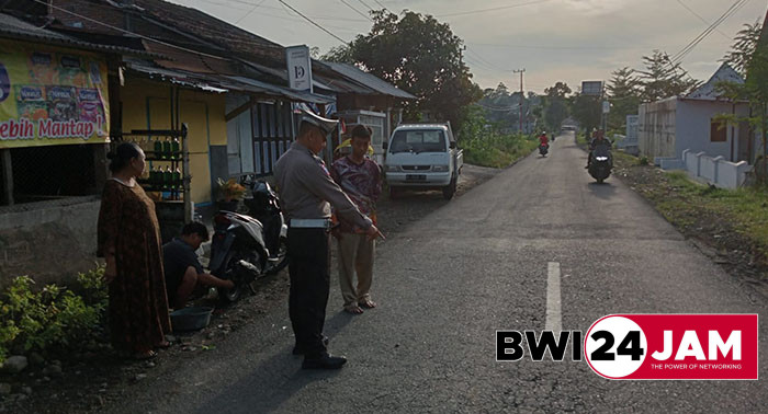 polisi_cek_tkp_laka_singojuruh_bwi2025.jpg