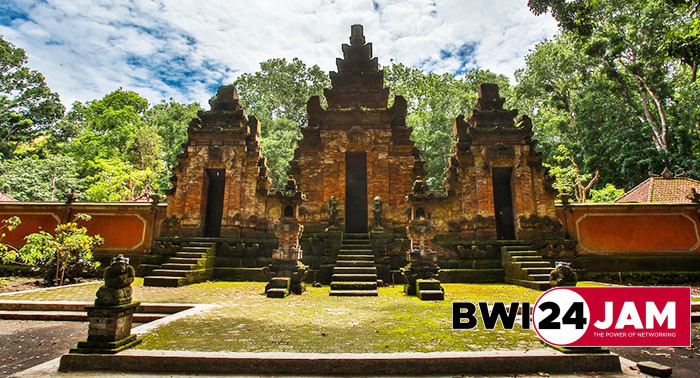 pura_luhur_giri_salaka_di_tn_alas_purwo_2024.jpg
