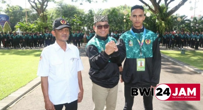 sekda_bwi_mujiono_lepas_kontingan_porprov_jatim_2023.jpg