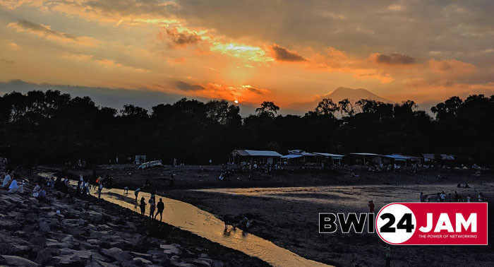 sunrise_di_pantai_plengsengan_bwi2024.jpg