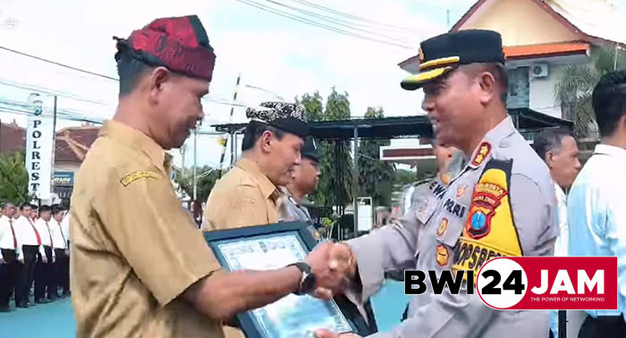 wakapolresta_banyuwangi_beri_penghargaan_2023.jpg