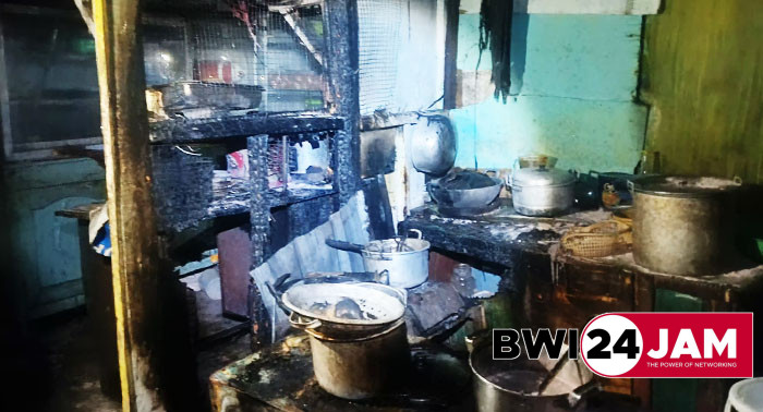 warung_di_ketapang_hangus_terbakar2025.jpg